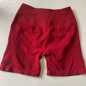 Scarlet Alphalete Amplify (4.5) shorts